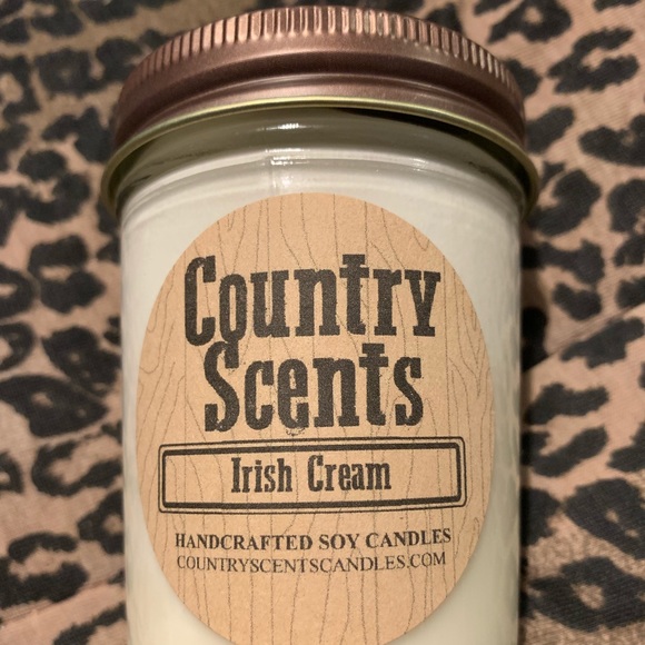 2/$15 🎁Handcrafted Soy Candle 8 oz Irish Cream - Picture 1 of 1